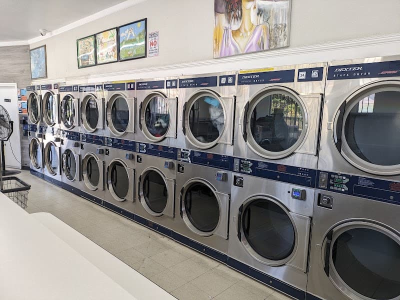 Lake Elsinore laundromat