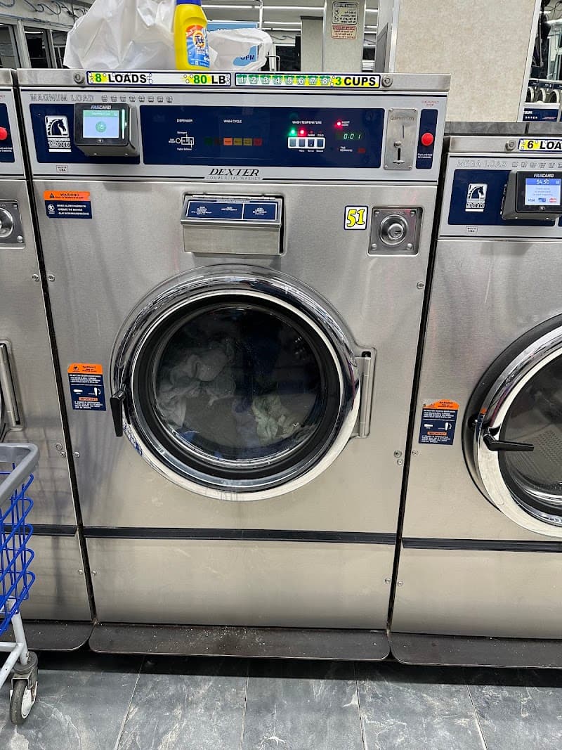 Suds R Us Coin Laundromat
